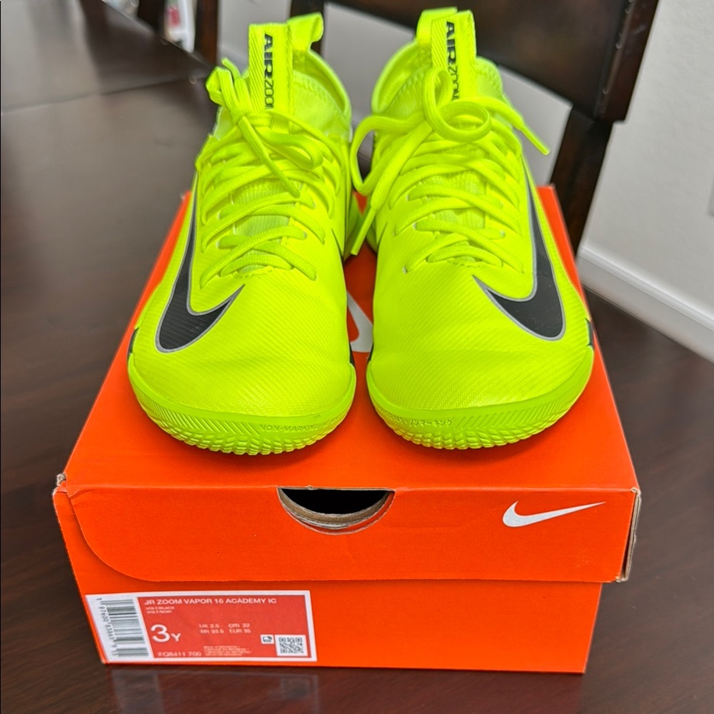 Nike Kids Zoom Vapor 16 Academy IC Shoes - Volt and Black